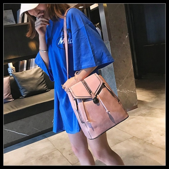 NEW CAMBRIDGE Bucket Backpack - Picture 4 of 8